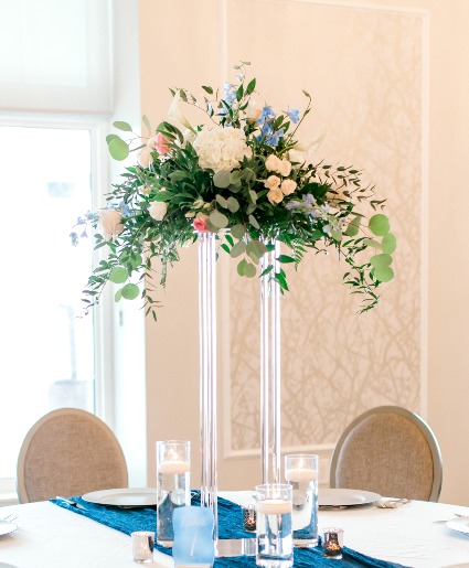 Round Table Centerpiece Wedding