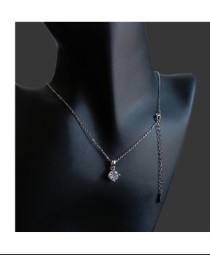 Round Zirconia Necklace 