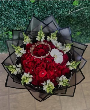 Royal Romance Rose Bouquet