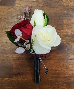 Royal Romance Boutonniere