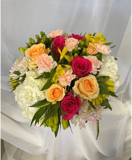 Posey Arrangement Compact table arrangement