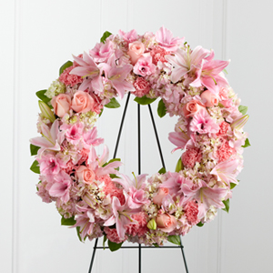 S21-4484 WREATHS in Los Angeles, CA | California Floral Company