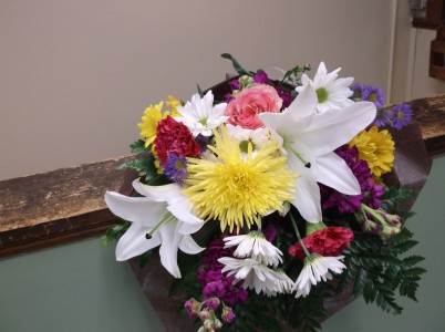 SEASONAL BOUQUET wrapped bouquet