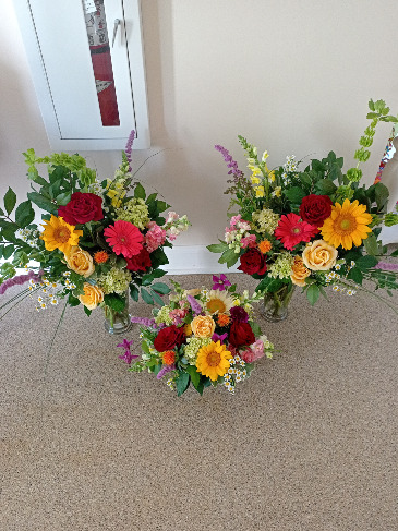 Seasonal Trio Set Designer's Choice in Glastonbury, CT | THE FLOWER DISTRICT