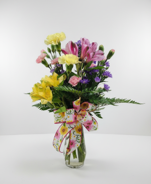 Short and Sweet Vase Arrangement