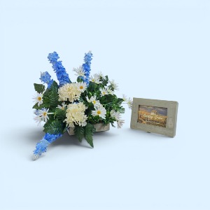 Silk Arrangement in Music Box 