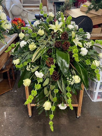 Simple and elegant  Casket spray