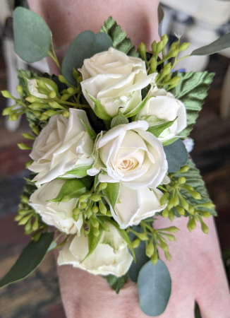 CHOOSE YOUR OWN COLORS Wrist corsage- No bow