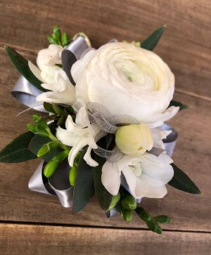 Simple Beauty Corsage