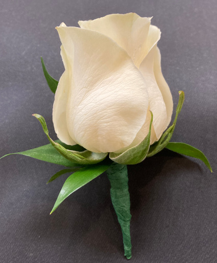 Simple Rose Boutonniere