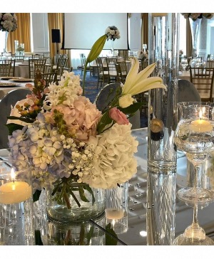 Simple centerpiece cylinder vase 