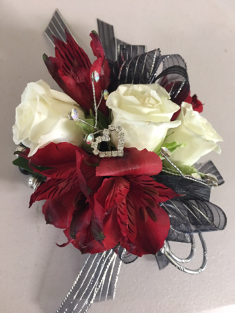 Simple Sheek Corsage