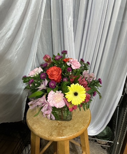 Simple Treasure  Fresh Arrangement 