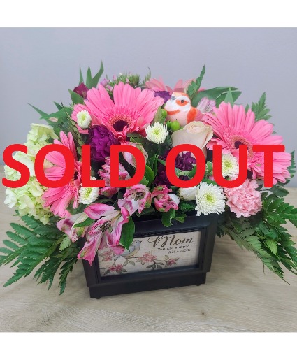 Simply Amazing Mom Music Box Bouquet
