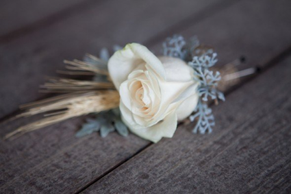simply elegant boutonniere
