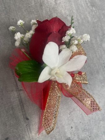 Simply Gold Boutonniere