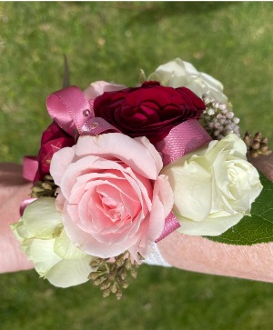 Simply Roses Corsage Wristlet 