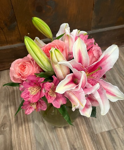 Simply Sweet Vase Arrangement