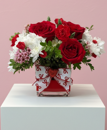 Simply Yours Flower Arrangement. in Medina, NY | CREEKSIDE FLORAL AND DESIGN