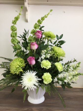 Sincere Remembrance Sympathy Arrangement