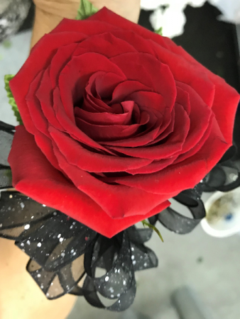 SINGLE ROSE WRIST CORSAGE HOMECOMING CORSAGE