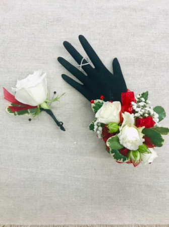 Single white rose boutonniere 