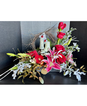 Skating Into Christmas Centerpiece Powell Florist Christmas Exclusive