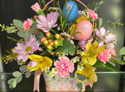 Small Easter Centerpiece  flowers are all the way around