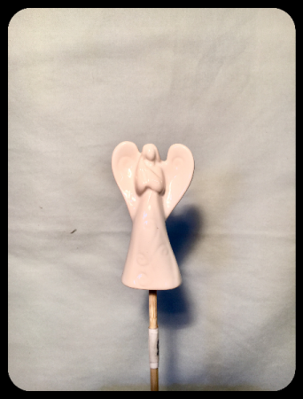 SMALL WHITE PRAYING ANGEL PICK 