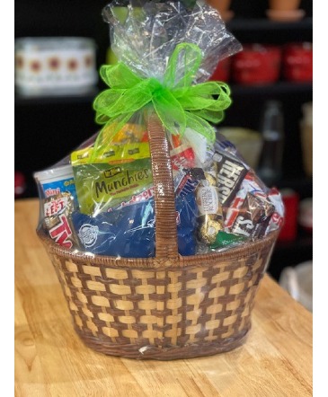 Snack Basket  in Acworth, GA | Davis Flowers