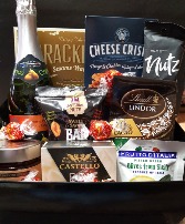 A SAVOURY BASKET A great snaking feast ! No alcohol.