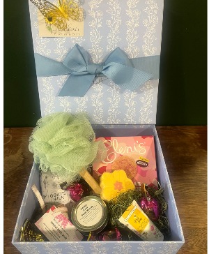 Snack & Spa Luxe Gift Box