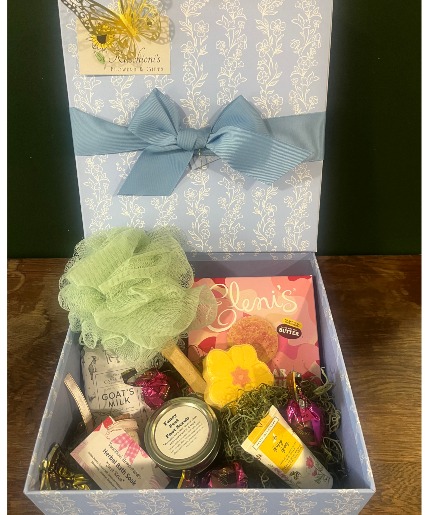 Snack & Spa Luxe Gift Box