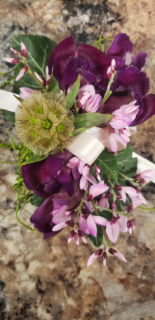 Snap it wristlet Wrist corsage