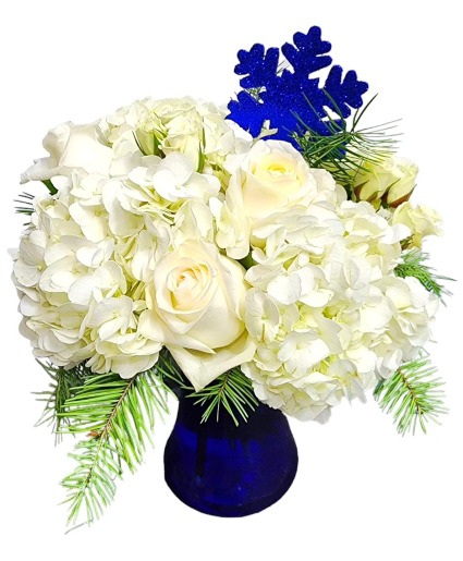 Snowball fights Half Dozen Roses Christmas Vase Arrangement 
