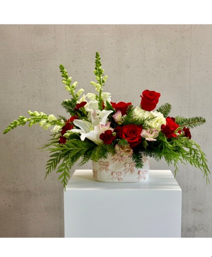 Snowberry Noel  Flower Arrangement