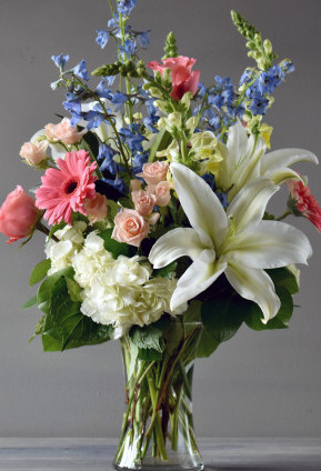 Soft And Sweet Vase Arrangement