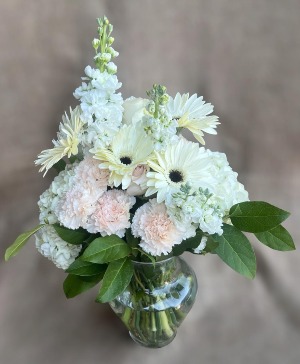 Sweet touch Vase Arrangement