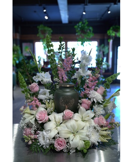 Soft & Pink Urn Setting 