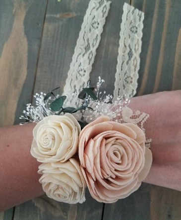 Sola Wood Corsage   in Sedalia, MO | State Fair Floral