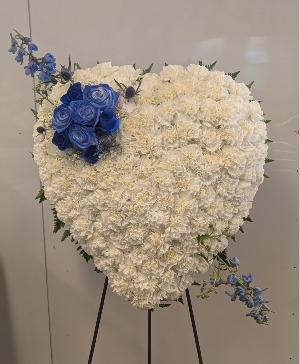 Solid heart  funeral flowers  apache junction mesa 