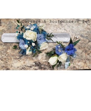 Sweetheart In Blues Corsage & Boutonniere Set