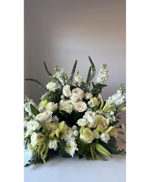 Sophisticated white ash arrangements 