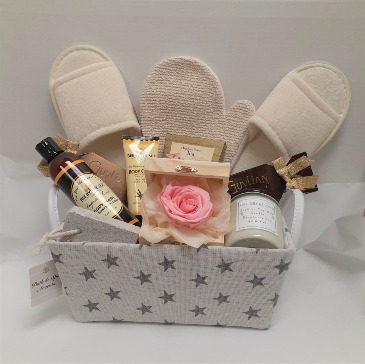 Spa Basket  in Tottenham, ON | TOTTENHAM FLOWERS & GIFTS