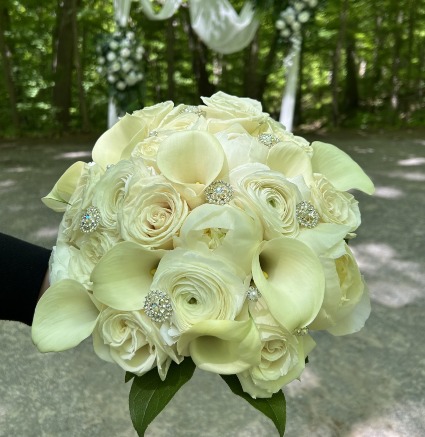 Sparkling white Bridal Bourquet 