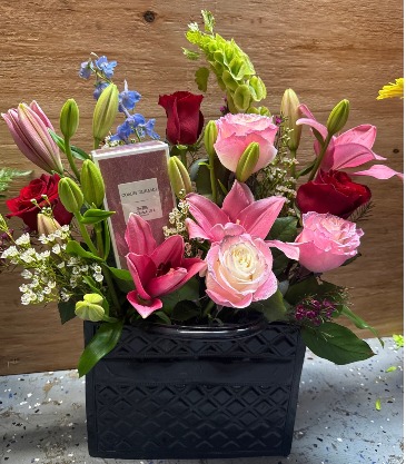 SPECIAL T0 GIFT  Arrangement in Montebello, CA | ALTADENA FLORIST