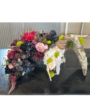 Spirit of the Mountain Custom Arrangement in Cody, WY | BEARTOOTH FLORAL & GIFTS
