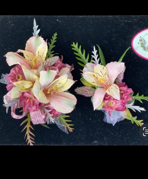 Splash Corsage & Boutinierre set 