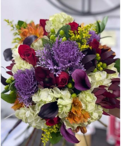 Splash of colors Wedding arrangement