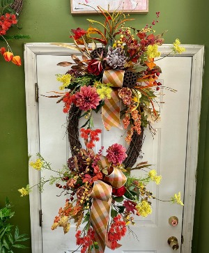 SPLENDID FALL SILK  WREATH DOOR